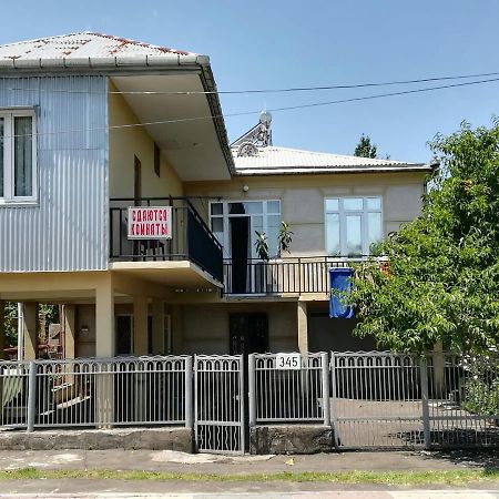Guest House Of Givi Kobuleti Eksteriør bilde
