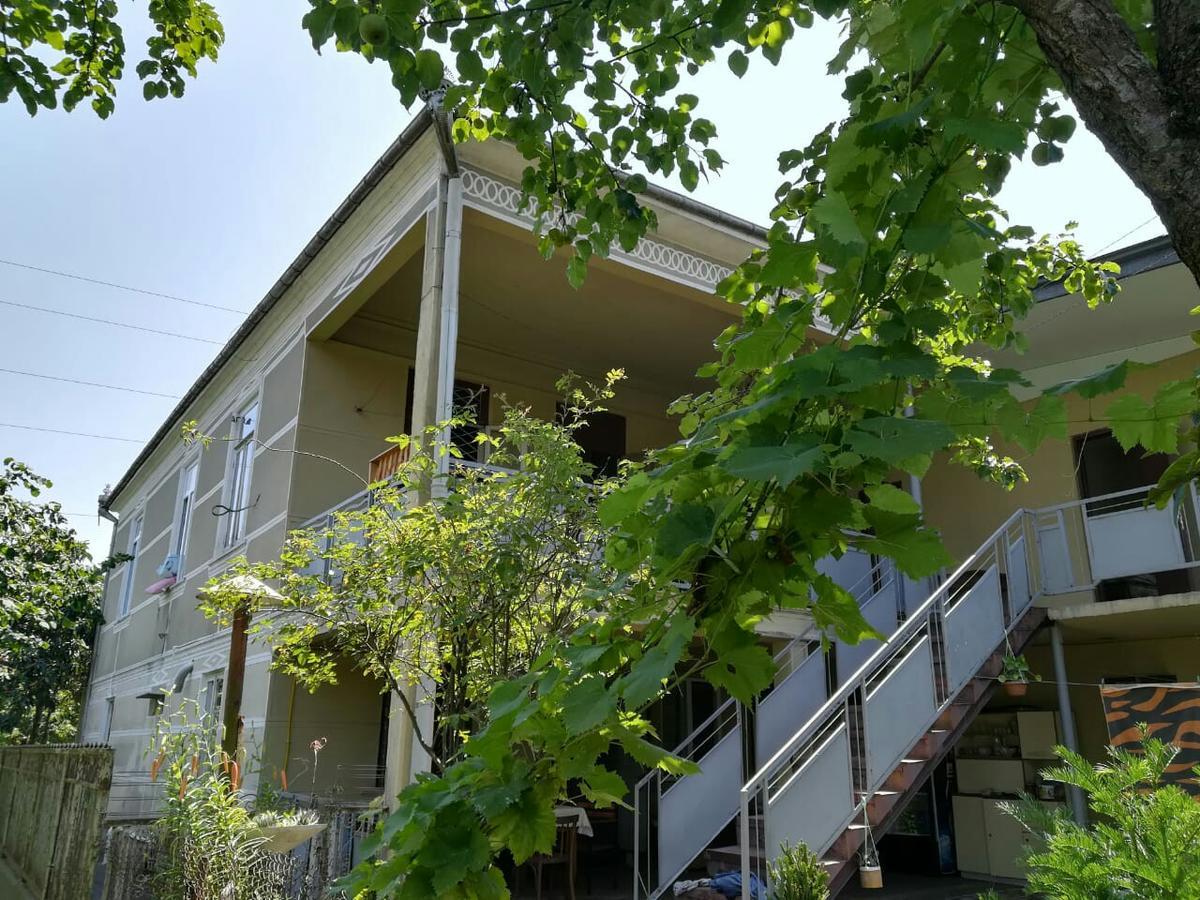 Guest House Of Givi Kobuleti Eksteriør bilde